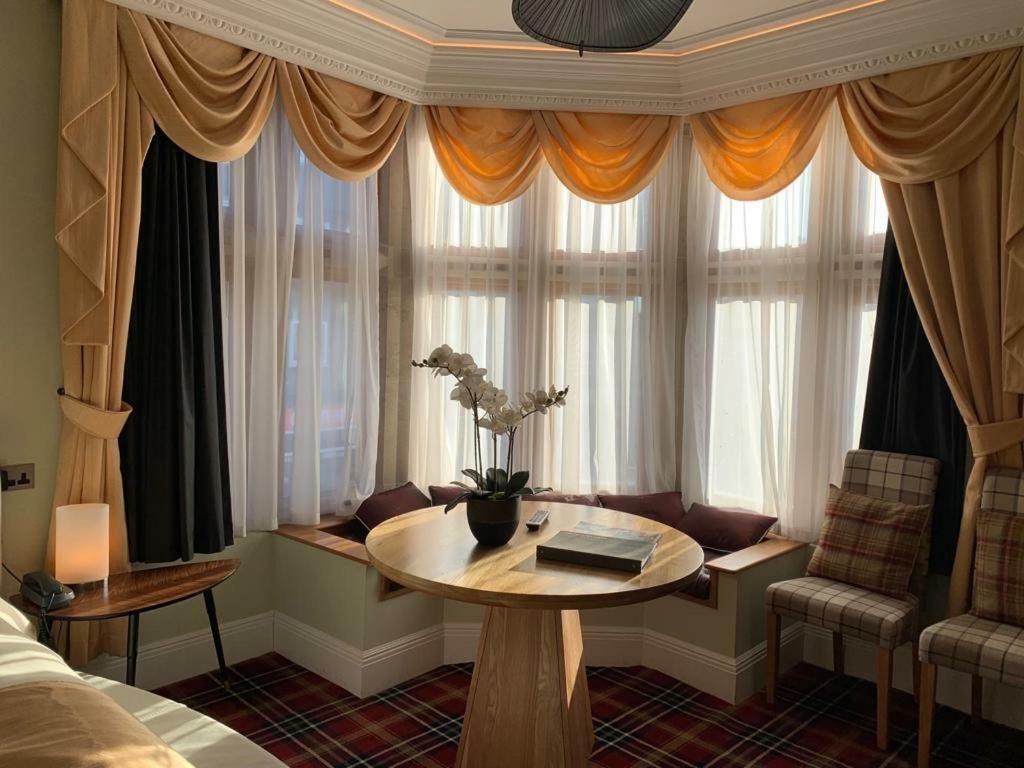 The Somerset House Hotel & Handmade Pie House Weymouth Ngoại thất bức ảnh